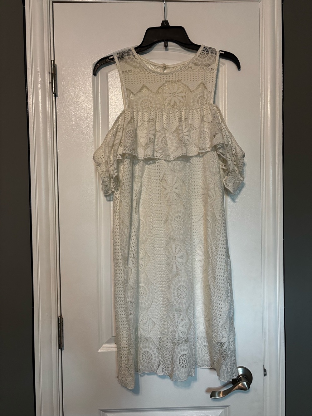 miami Ivory Lace Cold-Shoulder Ruffle Dress Large